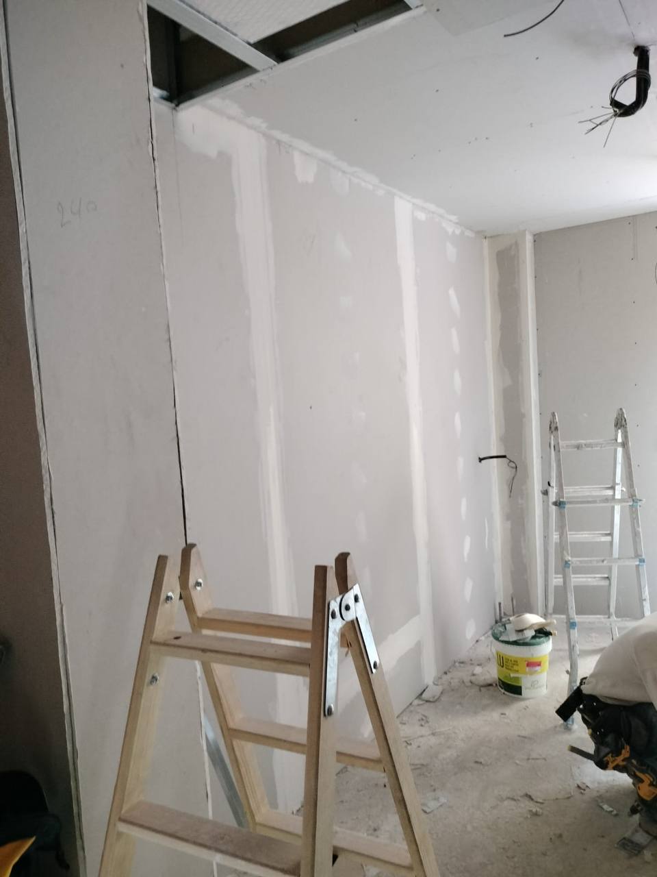 Instal·lació pladur interior · Barcelona · 2025