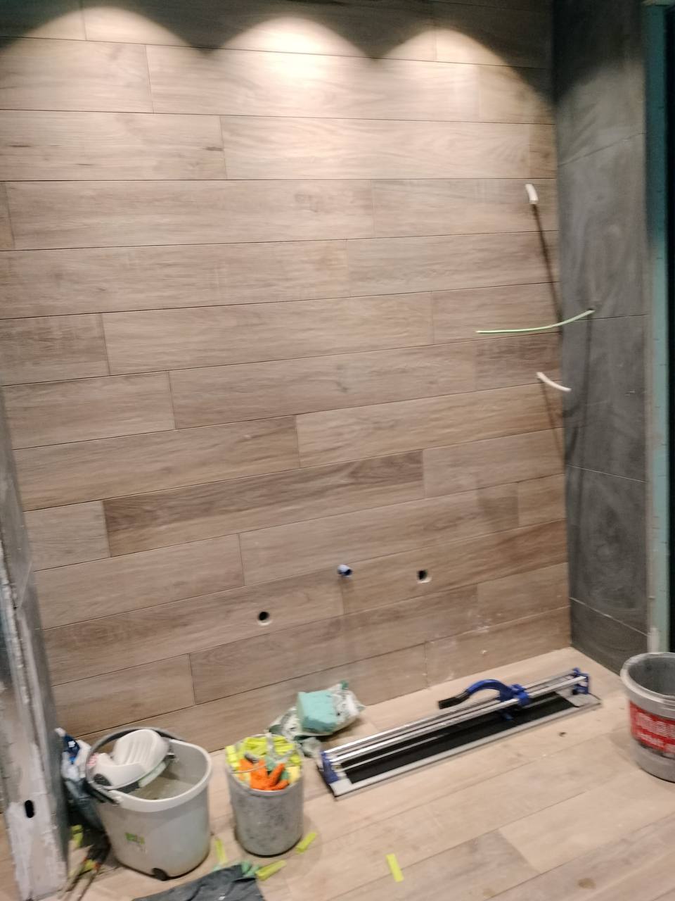 Baño acabado madera · Barcelona · 2025