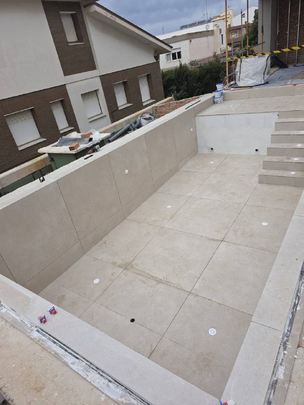 Terraza con piscina · Barcelona · 2025